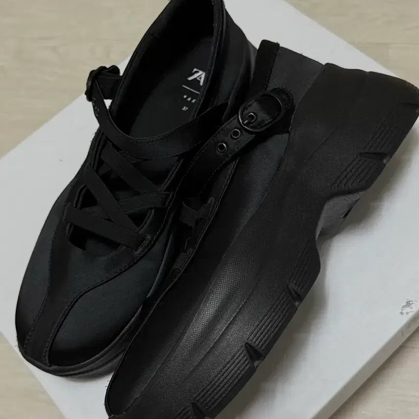 [BUNJANG] Zara Platform Sandals (240) / 자라 통굽샌들 240