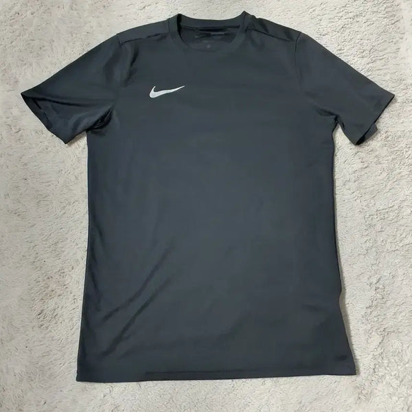 [BUNJANG] Nike Dri-FIT Short Sleeve T-Shirt Size 100 / 나이키 드라이핏 반팔티  100  (40