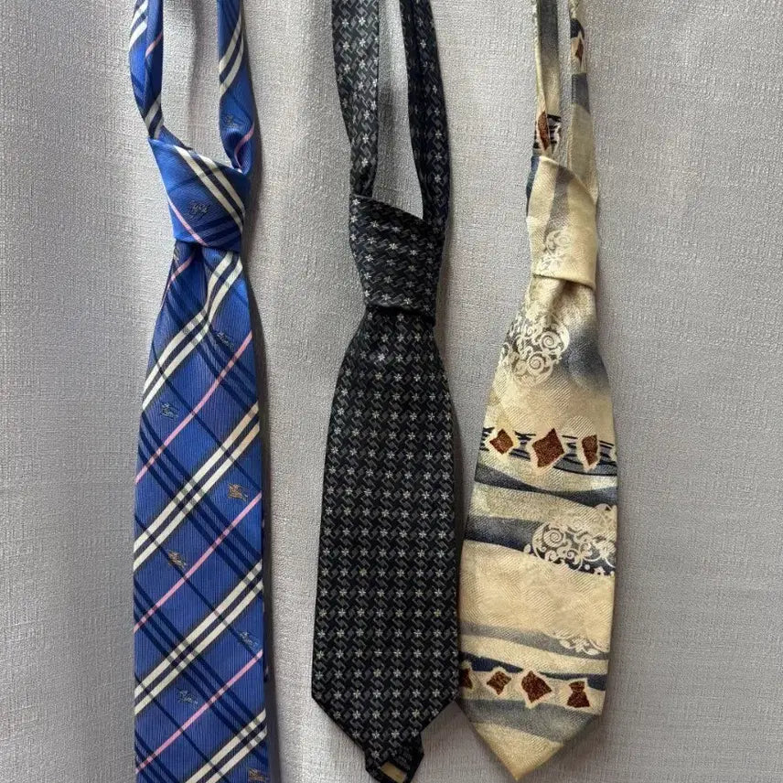 [BUNJANG] Burberry, Chloé, Pierre Balmain Vintage Silk Tie Bundle Set / 버버리/끌로에/피에르 발망 빈티지 실크 넥타이 일괄판매