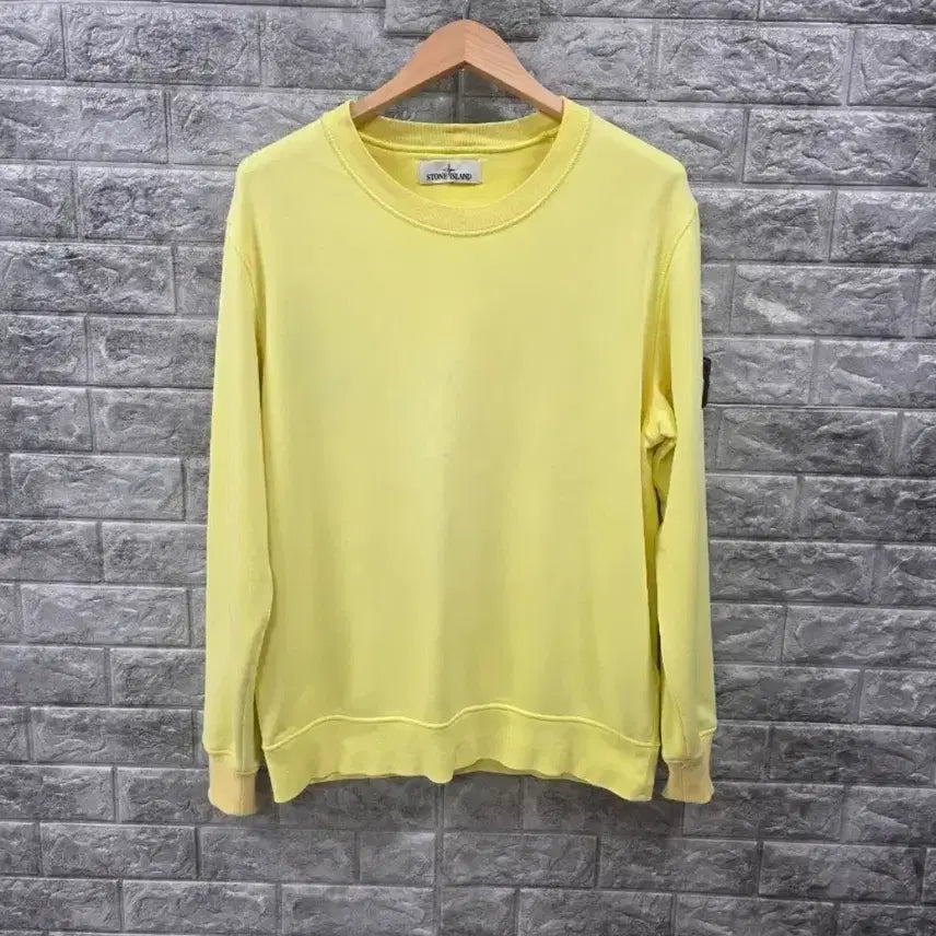 [BUNJANG] Stone Island Sweatshirt Yellow Men's Size 100 (Fits 110) / 정품 스톤아일랜드 맨투맨 옐로우  사이즈 100 크게나옴 깨끗합니다