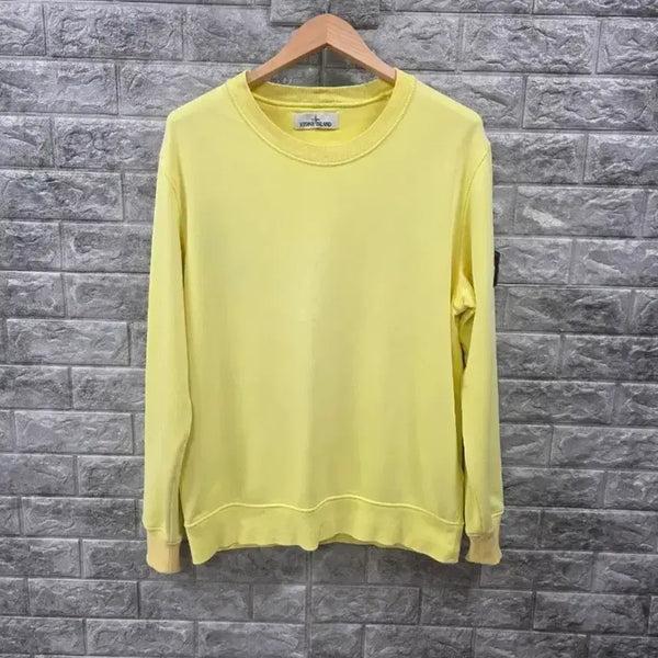 [BUNJANG] Stone Island Sweatshirt Yellow Men's Size 100 (Fits 110) / 정품 스톤아일랜드 맨투맨 옐로우  사이즈 100 크게나옴 깨끗합니다