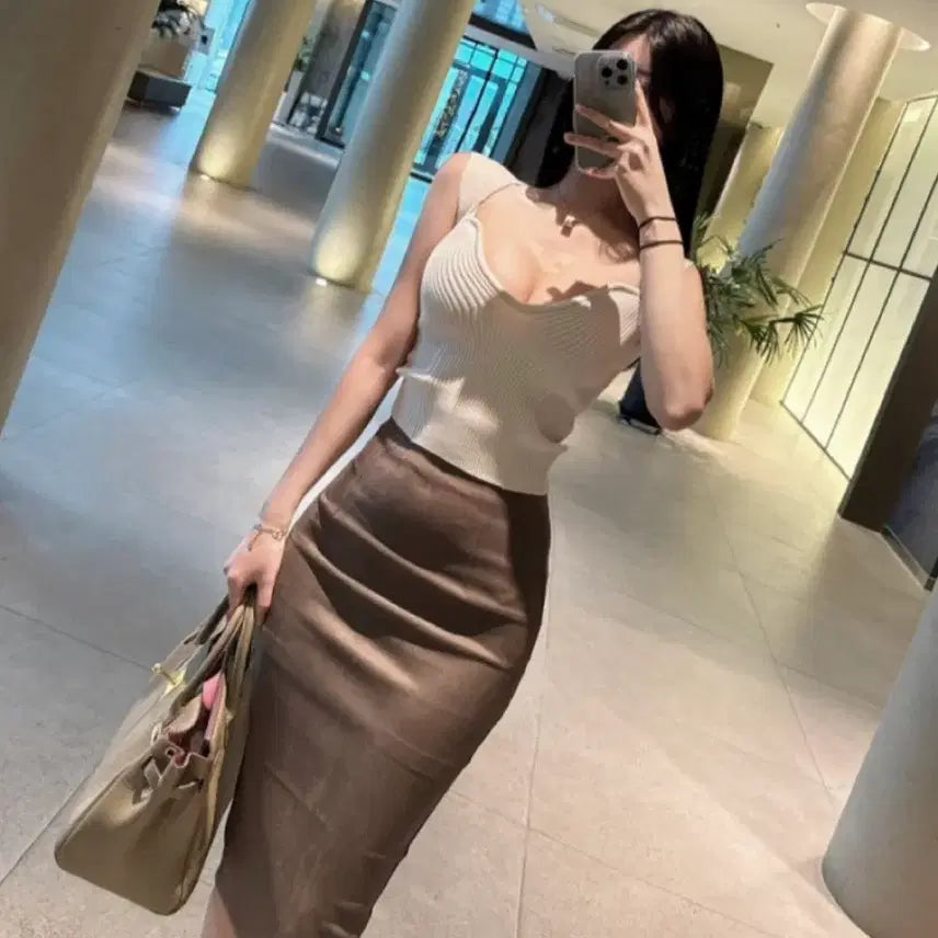[BUNJANG] Roje de u Beige Sleeveless Top / 1회착용) 로제드유 베이지 나시 구매가66000