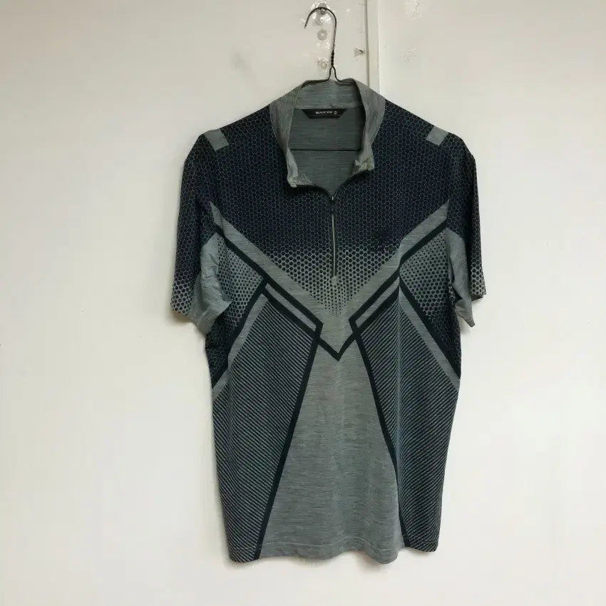 [BUNJANG] Blackyak Men's Short-Sleeve T-Shirt / 블랙야크 남성 반팔티 100L@9959
