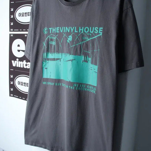 [BUNJANG] The Vinyl House Pigment Big Logo T-Shirt Charcoal / (L) 더바이닐하우스 반팔 티셔츠 피그먼트 빅로고 차콜 스트릿-H3462