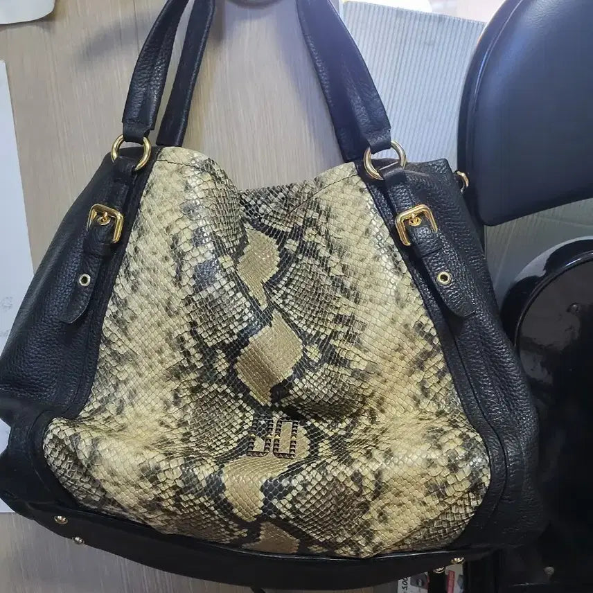 [BUNJANG] Daks Python Pattern Leather Tote Bag / 닥스 가방