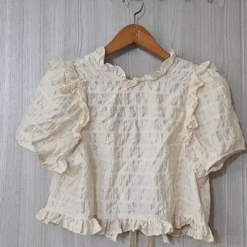[BUNJANG] Stylenanda Frill Crop Blouse Ivory / 새상품 스타일난딘 러블리 프릴 크롭 블라우스 아이보리
