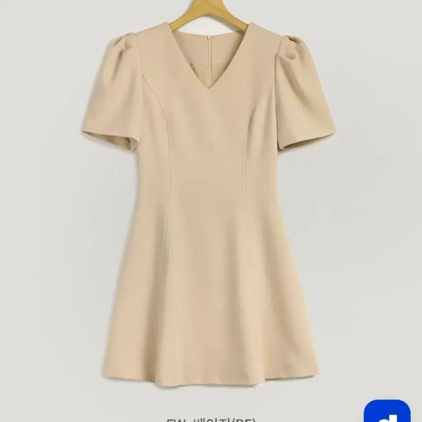 [BUNJANG] TWE Efron V-Neck Puff Dress (Size S) / [정품/새상품] 트위 에프론 브이넥 퍼프 원피스 S