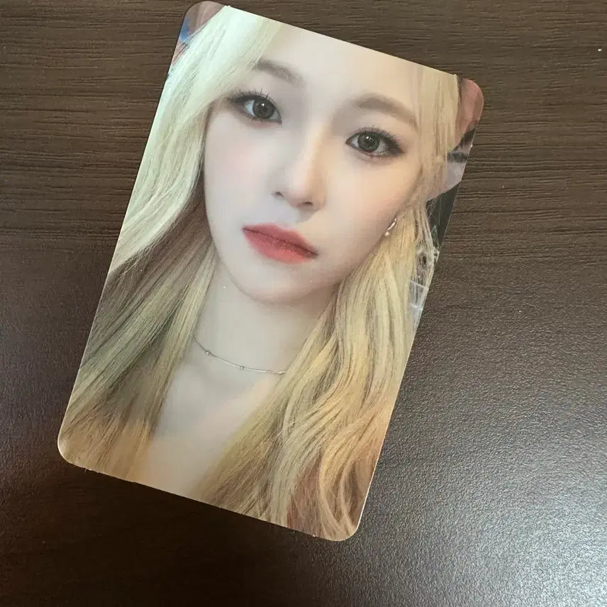 [BUNJANG] fromis_9 Baek Ji-heon Photocard / [판매] 프로미스나인 백지헌 포토카드