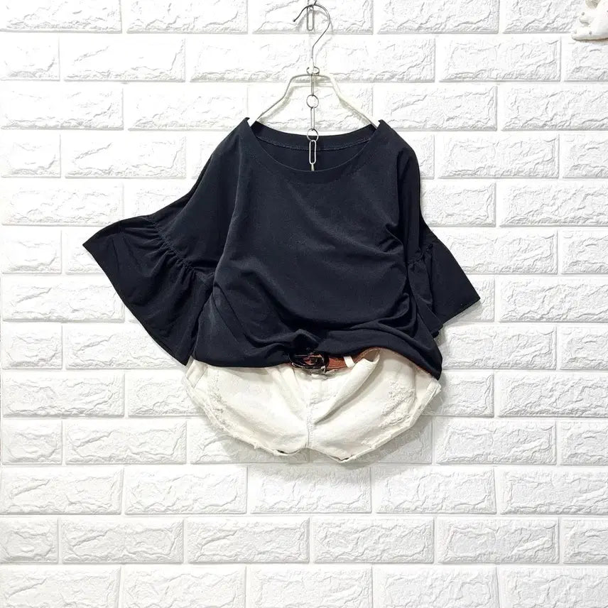 [BUNJANG] Ruffled Sleeve Loose Fit T-Shirt / 프릴 소매 티셧