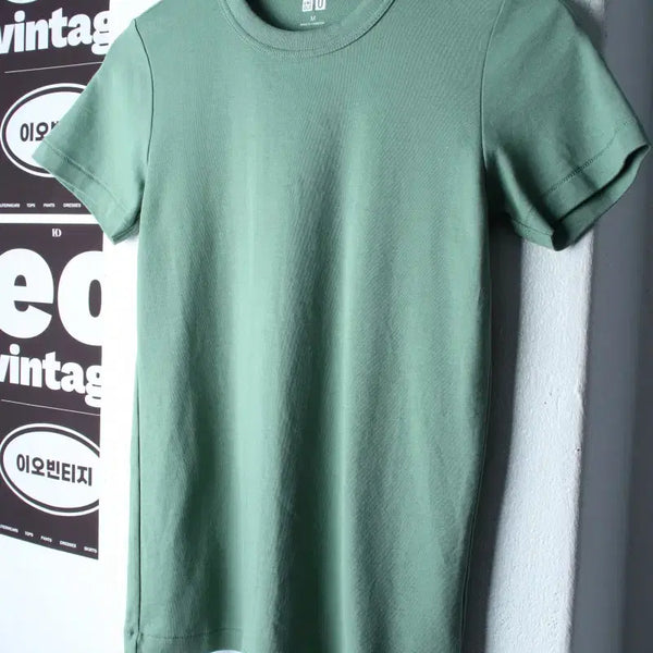 [BUNJANG] Uniqlo U-Line Plain Half-Sleeve T-Shirt Green / W(M) 유니클로 반팔 티셔츠 U라인 무지 그린-H34758
