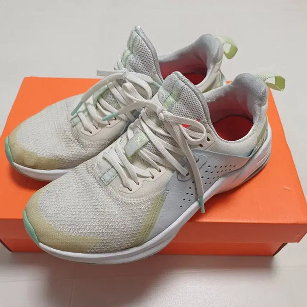 [BUNJANG] Nike Air Max Bella Women's Shoes (235mm) / 핫세일) 나이키 에어맥스 벨라 여235