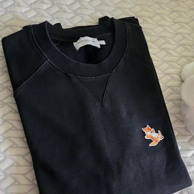 [BUNJANG] Maison Kitsuné Chillax Fox Patch Sweatshirt / 메종키츠네 칠렉스 폭스 패치 맨투맨