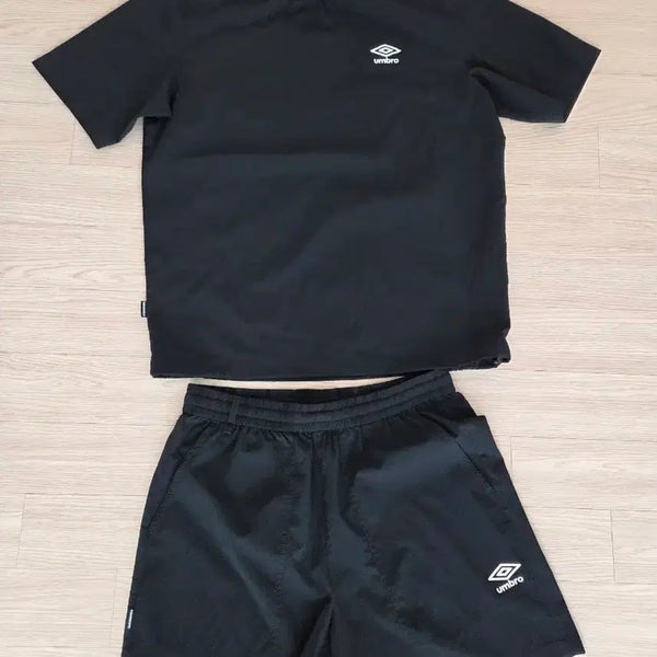 [BUNJANG] Umbro Short Sleeve T-Shirt and Shorts Set - Black / 엄브로 반팔 티셔츠 반바지 세트 블랙
