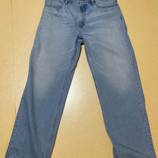 [BUNJANG] Uniqlo JWA Light Wash Denim Pants Size 34 / 유니클로 jwa 연청 34사이즈 데님