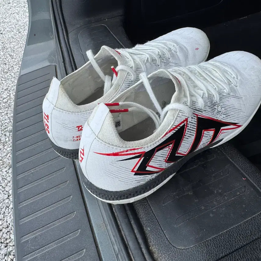 [BUNJANG] TLSS Striker 711 TF 250 Futsal Shoes / TLSS 스트라이커 711 TF 250 풋살화  - 네고가능