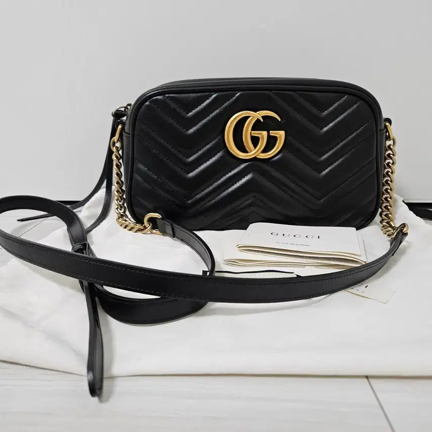 [BUNJANG] Gucci Marmont Matelassé Small Shoulder Bag Black / 구찌 마몽 마틀라세 숄더백 스몰