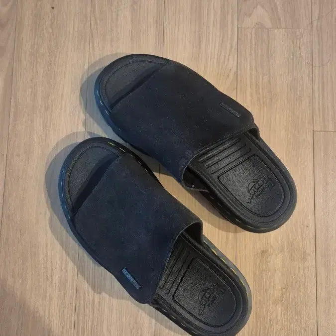 [BUNJANG] Dr. Martens Jethro Slide Black Size 7 / 닥터마틴 제브젝 슬라이드 블랙 7사이즈 새상품