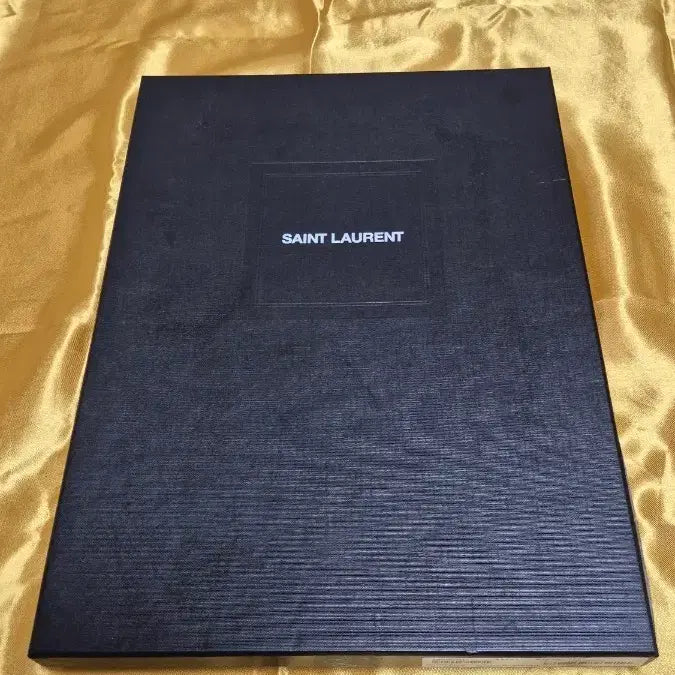 [BUNJANG] Saint Laurent Textured Leather Clutch Bag / 생로랑 텍스처드 레더 클러치백