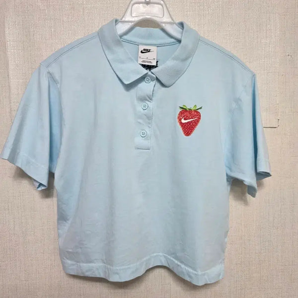 [BUNJANG] Nike Women's Sky Blue Strawberry Embroidered Short Sleeve Polo Shirt / 나이키 여성 카라티 숏 슬리브 하늘색 딸기 자수