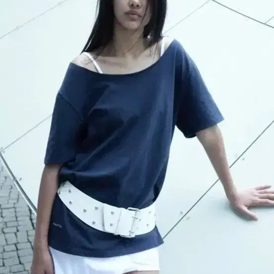 [BUNJANG] Seric One-Shoulder Off-Shoulder Top Navy / 세릭 원숄더 오프숄더 네이비