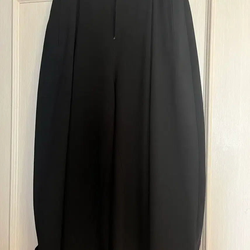 [BUNJANG] Songzio Structure Cropped Wide Pants / 송지오 스트럭처 크롭와이드팬츠