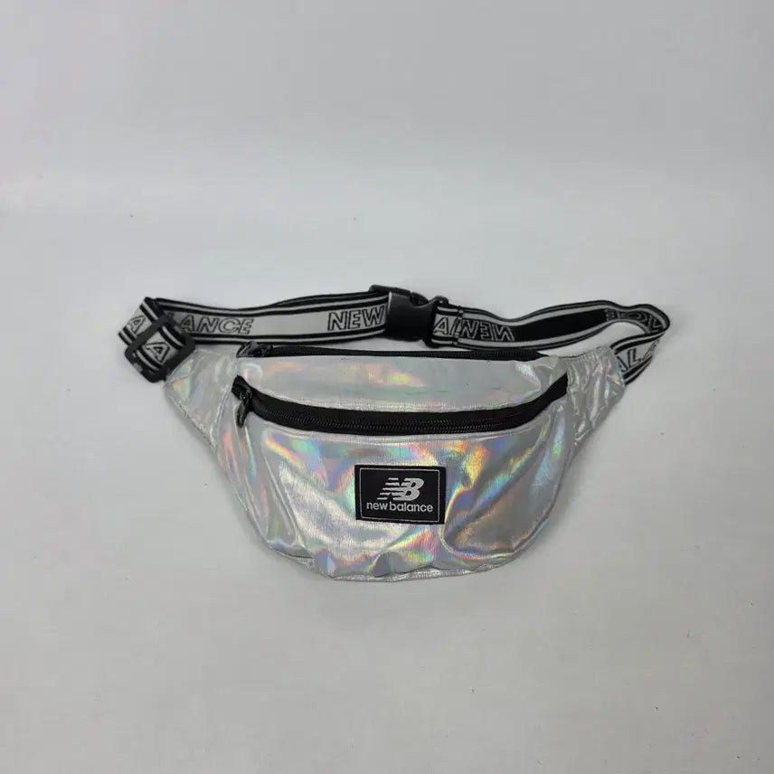[BUNJANG] New Balance Silver Hip Pack Body Sling Bag 260713 / 뉴발란스 힙색 바디슬링백 실버 260713