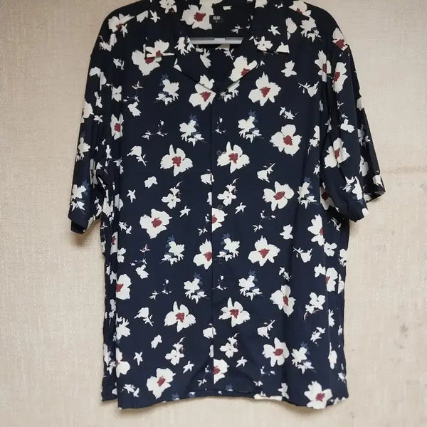 [BUNJANG] Uniqlo Half Sleeve Shirt (Size 110-115) / 유니클로/110-115) 반팔셔츠