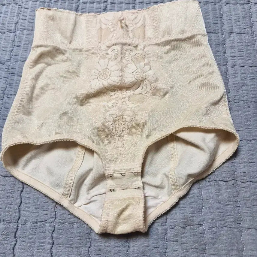 [BUNJANG] Nouvel Mari Corrective Briefs Size 70 / 누벨마리  보정삼각거들  70