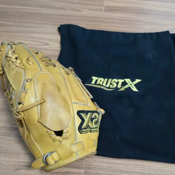 [BUNJANG] Janax Trust Left-Handed Pitcher's Glove / 자낙스 트러스트 좌투 투수 글러브