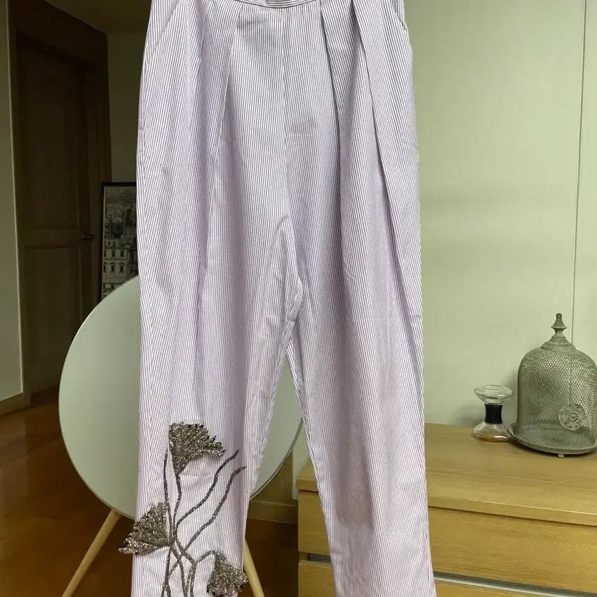 [BUNJANG] ANOUKI Lilac Stripe Pants / ANOUKI 라일락 스트라이프 팬츠