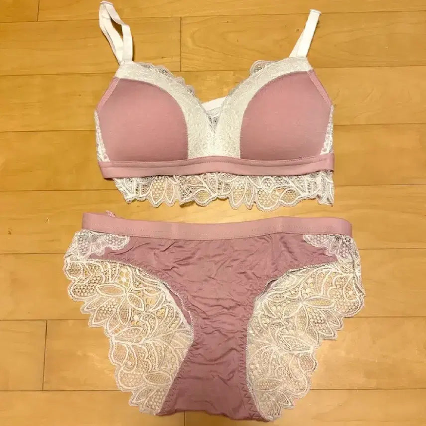 [BUNJANG] Pink Lace Bra and Panty Set / 핑크색 레이스 브라팬티 세트