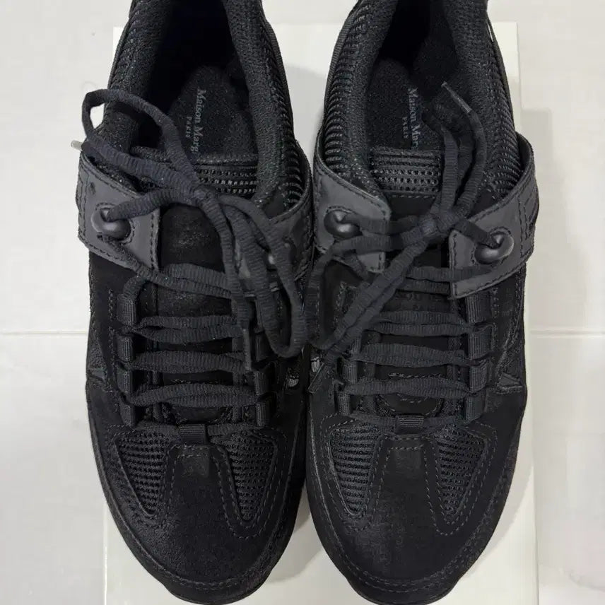 [BUNJANG] Maison Margiela Black Oversized Sole Sneakers Size 42 / 마르지엘리 오버솔 스니커즈 42사이즈