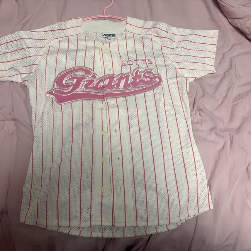[BUNJANG] Lotte Giants Pink Stripe Baseball Jersey (Size 11 / Women's 85-90) / 롯데자이언츠 핑크 스트라이프 유니폼