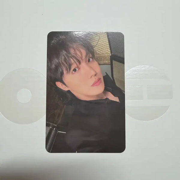 [BUNJANG] BTS J-Hope Arirang Rootmusic Target Photocard (Damaged) / 방탄소년단 아리랑 루트인뮤직 타겟 제이홉 포카 (하자 있음)