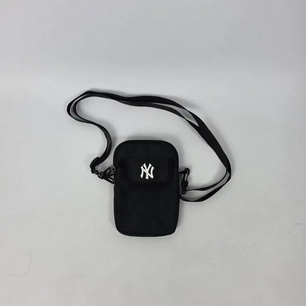 [BUNJANG] MLB Black Mini Crossbody Bag / 엠엘비 블랙 미니 크로스백 핸드폰가방 260713