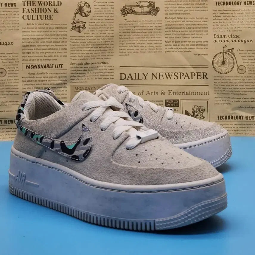 [BUNJANG] Nike Epos Sage Low Women's Sneakers (230) / 나이키 에포스 세이지 로우 여성 스니커즈 230