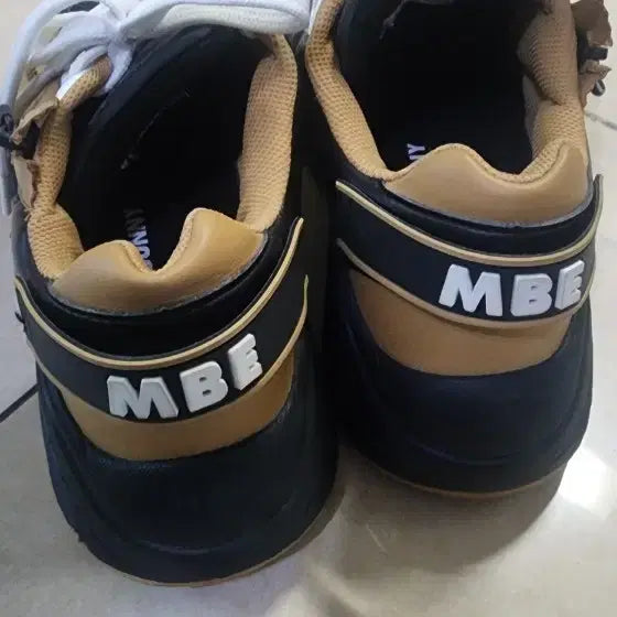 [BUNJANG] Master Bunny Edition Women's Golf Shoes / 마스터바니 에디션 여성 골프화 230/ 마크앤로나 스커트
