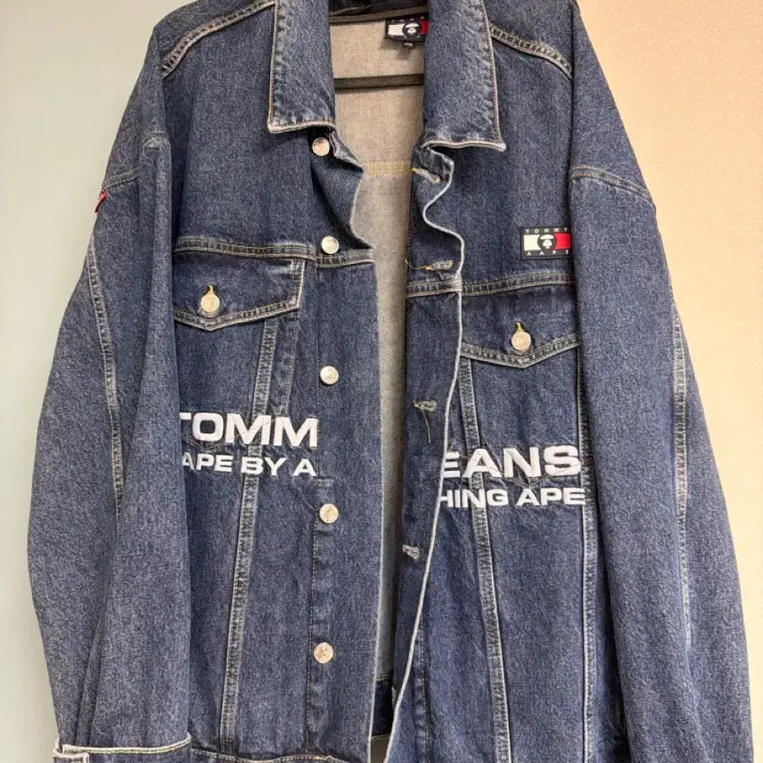 [BUNJANG] AAPE x Tommy Hilfiger Collaboration Denim Jacket / 에이프 X 타미 힐피거 콜라보 데님자켓