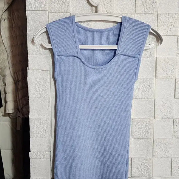 [BUNJANG] Sky Blue Ribbed Sleeveless Knit Top / 하늘색 골지 민소매 니트