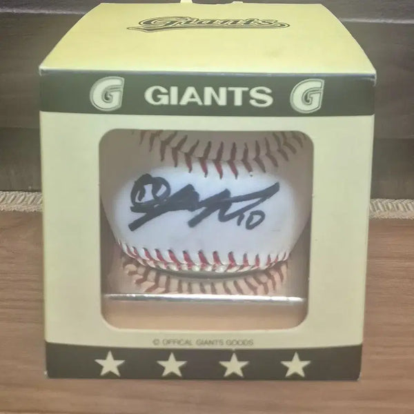 [BUNJANG] Lee Dae-ho 9 Consecutive Home Run World Record Signed Baseball Bundle Set / 이대호 9경기 연속 홈런 세계 신기록 수립 네포스 기타 싸인볼 일괄