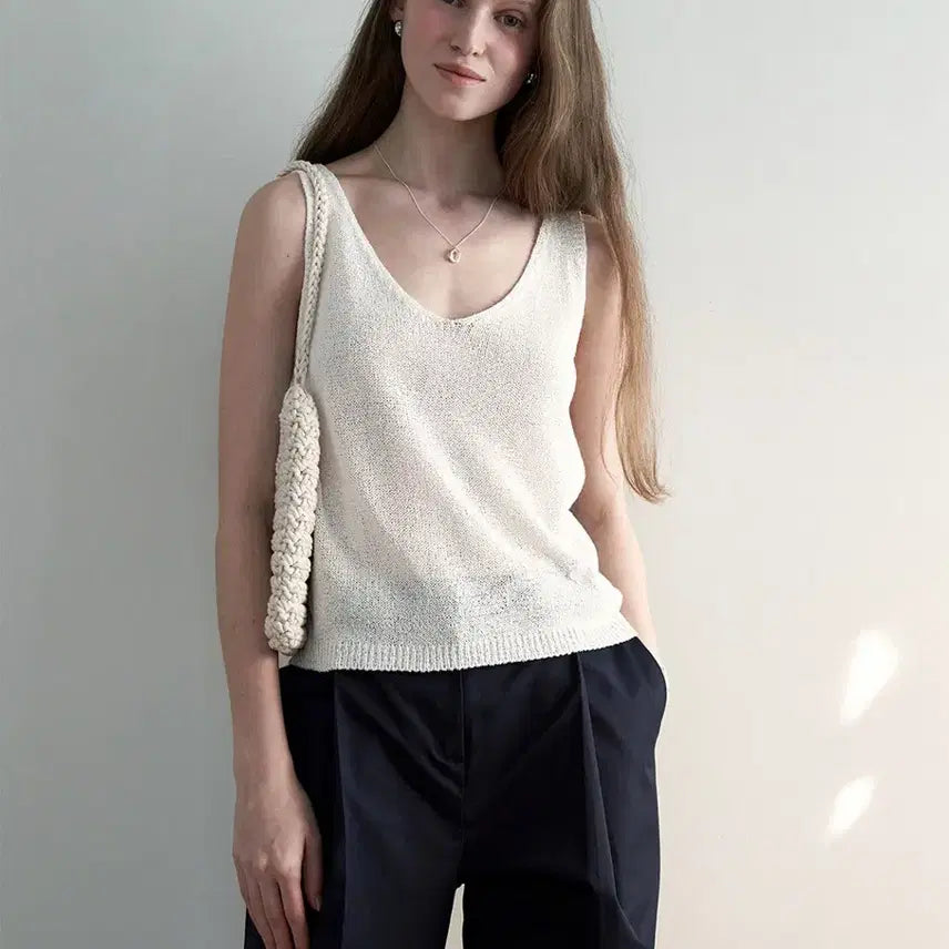 [BUNJANG] L'oeil Knit Sleeveless Top / 로에일 니트 슬리브리스