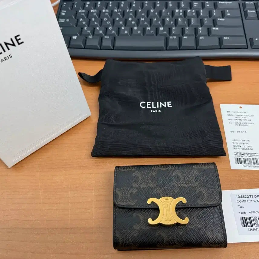 [BUNJANG] Celine Triomphe Canvas Compact Wallet Tan / 셀린느 트리오페 캔버스 컴팩트 월렛 탄