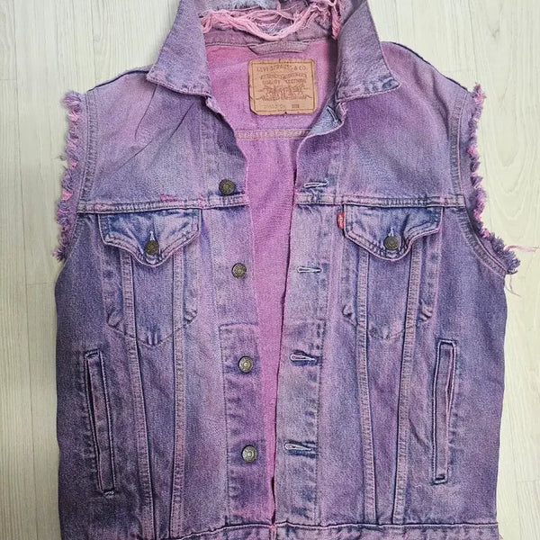 [BUNJANG] Levi's Destroyed Washed Denim Trucker Vest Italy / 리바이스 디스트로이 워시드 데님 트러커 베스트  이태리