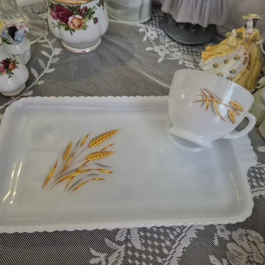 [BUNJANG] Anchor Hocking Fire-King Milk Glass Snack Set (1960s) / 앵커호킹 사  파이어킹 밀크글라스 스넥셋
