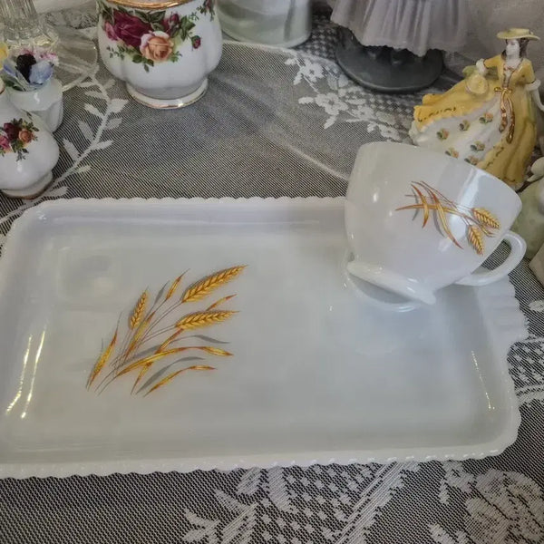 [BUNJANG] Anchor Hocking Fire-King Milk Glass Snack Set (1960s) / 앵커호킹 사  파이어킹 밀크글라스 스넥셋