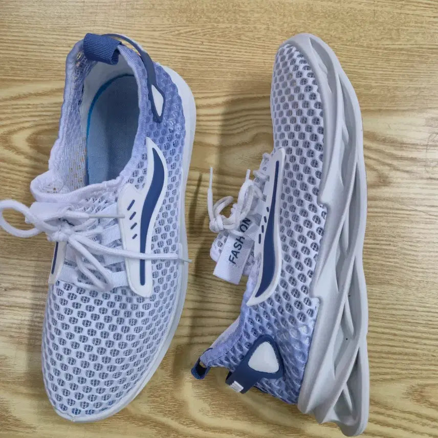 [BUNJANG] Men's Lightweight Mesh Sneakers - White/Blue / 남성 경량 메쉬 운동화 화이트 블루