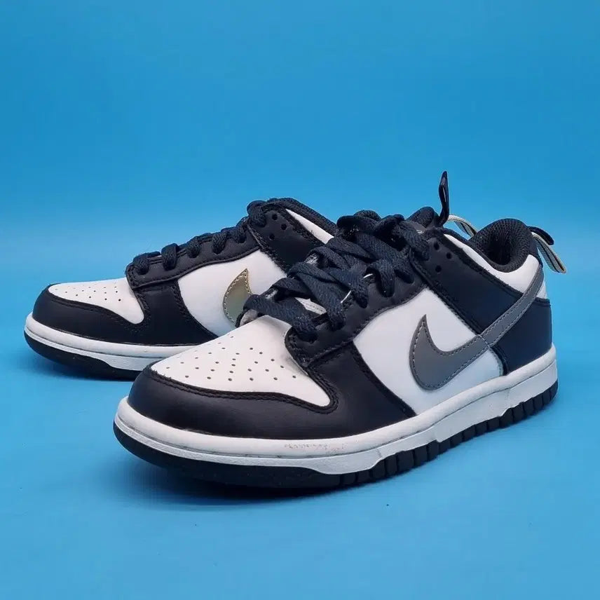 [BUNJANG] Nike Dunk Low SE Gold Sneakers 235 / 나이키 덩크 로우 SE 골드 운동화 235