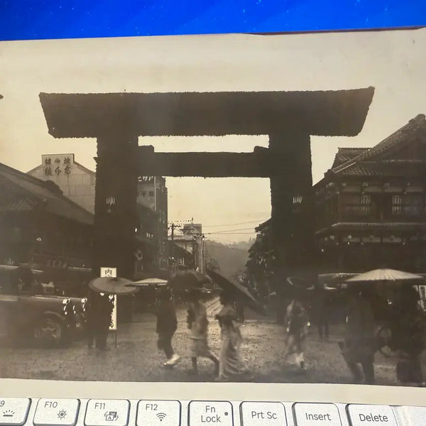 [BUNJANG] 1920s-1930s Japanese Ujiyamada Station Entrance Scenery Large Print Photograph / 1920년 - 일본 이세 신궁의 관문 우지야마다역 앞 풍경 사진