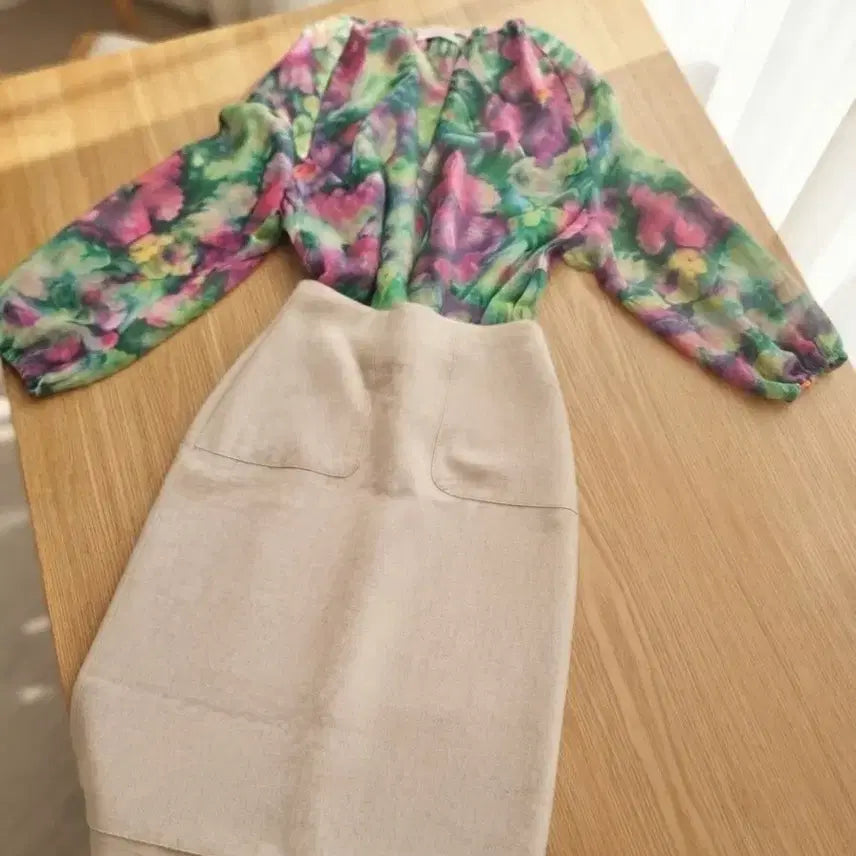 [BUNJANG] SEIVINE Floral Pattern Blouse / 세이바인(SEIVINE) 플라워 패턴 블라우스 - 화사하고 우아해요