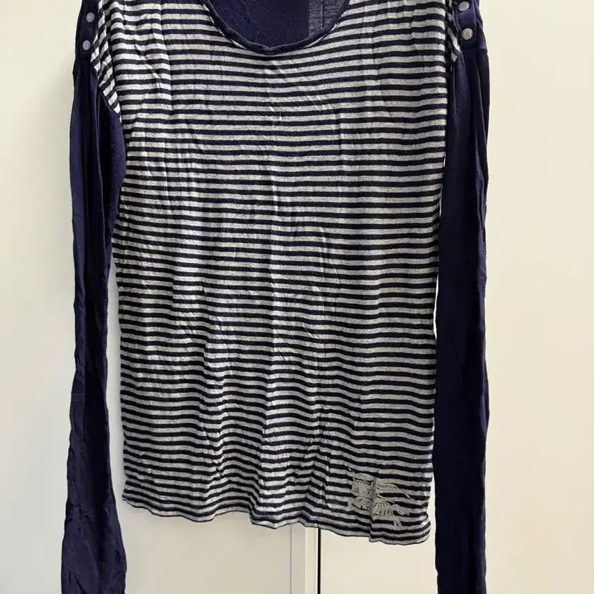 [BUNJANG] Burberry Striped Long Sleeve T-Shirt Navy / 버버리 스트라이프 긴팔 티셔츠 네이비